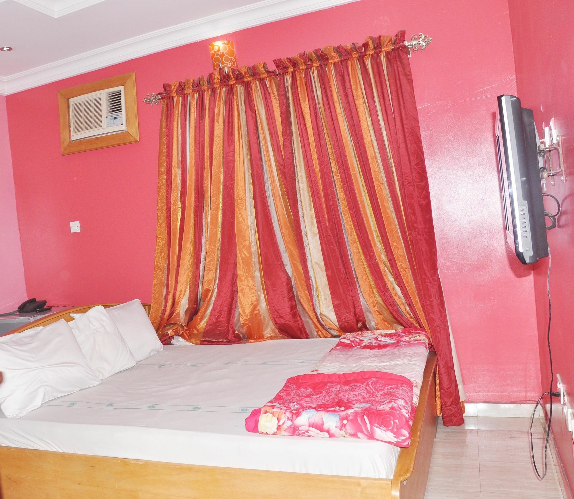 Zek'S Place @ 100% Hotel & Suites Ikeja Exterior photo